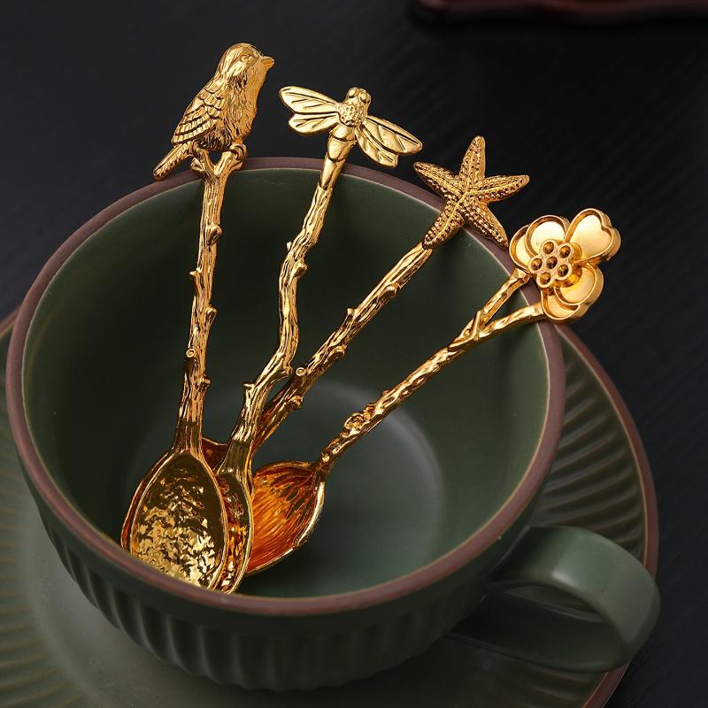 1Pc 金属デザートコーヒースプーンヴィンテージ彫刻トンボ枝 - Kitchen Gadgets Vintage のレビューと価格